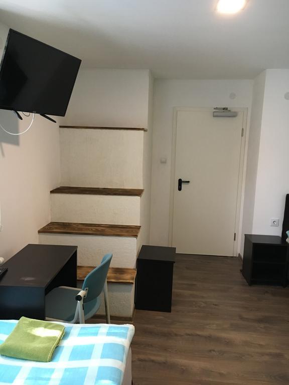 Pension Haus Baron 2 Friedrichsfeld 에딘겐넥카르하우젠 외부 사진