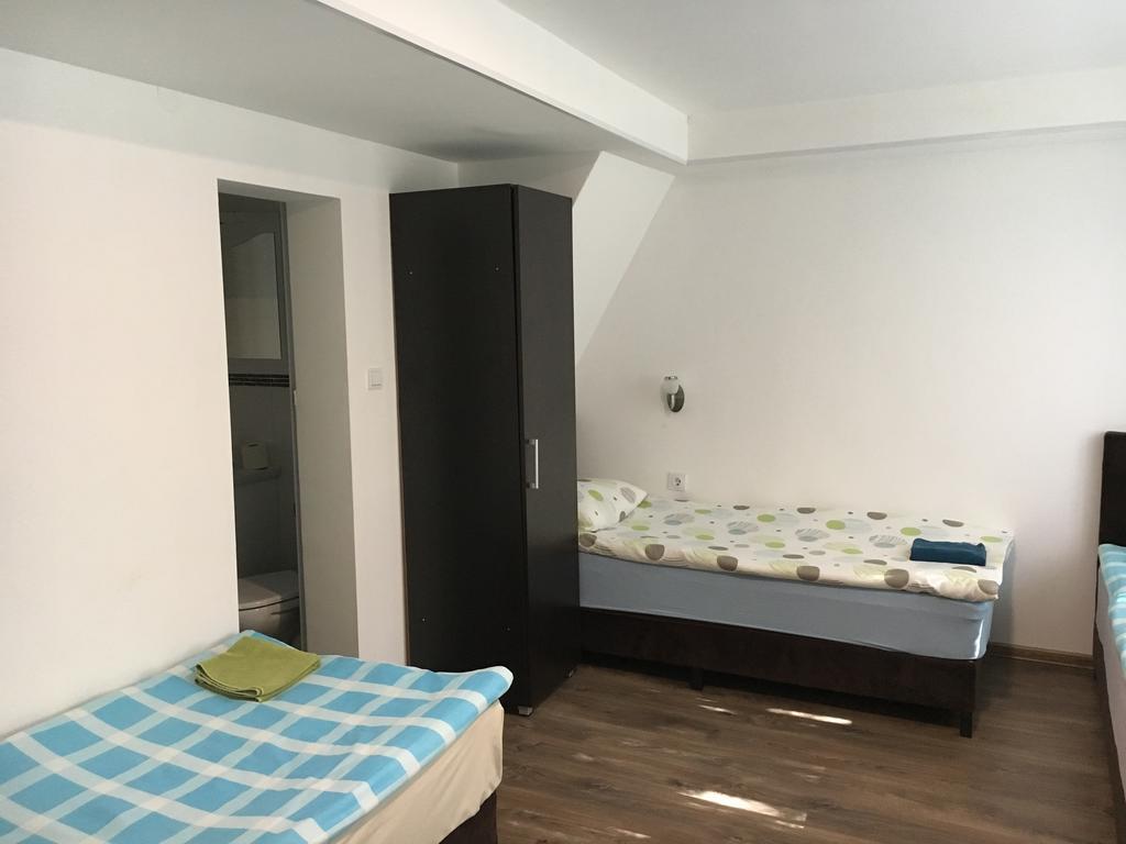 Pension Haus Baron 2 Friedrichsfeld 에딘겐넥카르하우젠 외부 사진